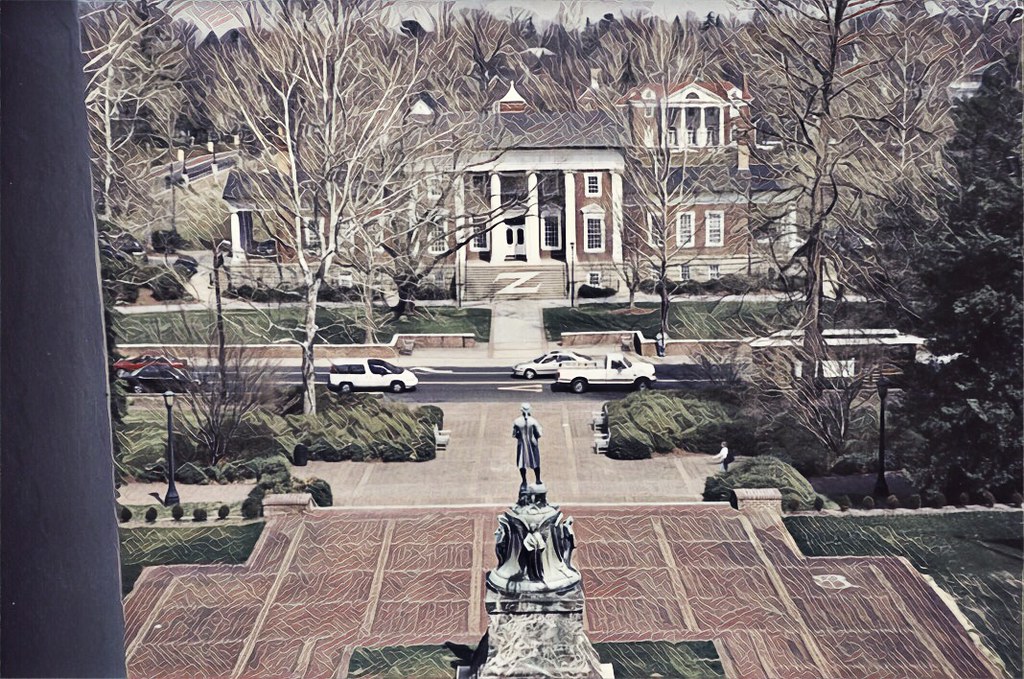 Charlottesville-Virginia-Madison-Hall-Presidents-Offices-von-Onasill-Bill-Badzo-CC-BY-NC-SA-2.0-1.jpg